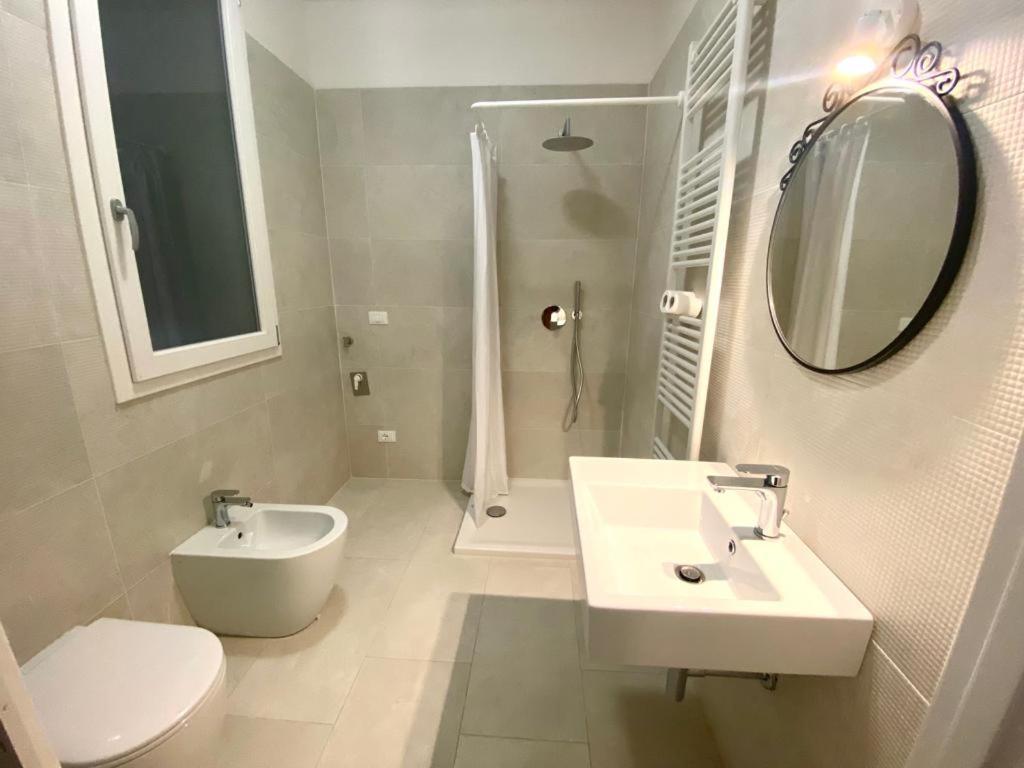 Farolfi Apartments Galliera بولونيا المظهر الخارجي الصورة